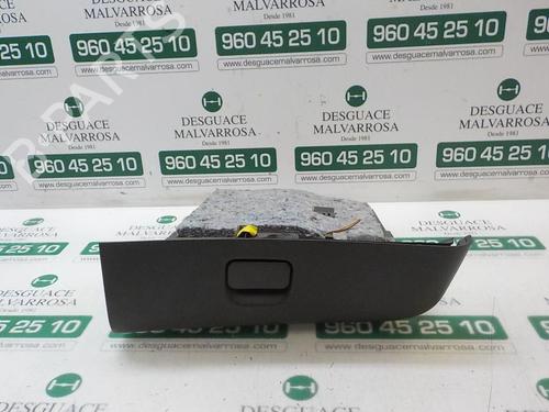 Used Glove box Glove box MERCEDES-BENZ VANEO (414) 1.7 CDI (414.700) (91 hp) 4003337 4003337