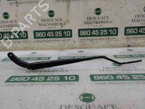 Used Front windshield wiper arm Front windshield wiper arm 5102727 5102727
