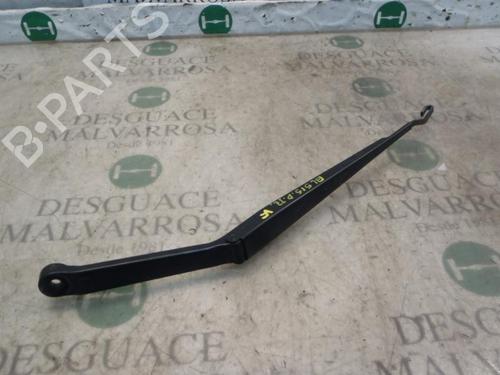 Used Front windshield wiper arm Front windshield wiper arm NISSAN X-TRAIL I (T30) 2.2 dCi (136 hp) 3796795 3796795