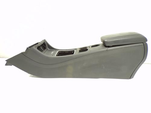 Used Armrest / Center console Armrest / Center console MERCEDES-BENZ CLA Coupe (C117) CLA 200 CDI / d (117.308) (136 hp) 15203101 15203101
