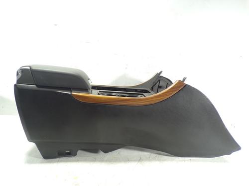 Used Armrest / Center console Armrest / Center console LAND ROVER RANGE ROVER SPORT I (L320) 2.7 D 4x4 (190 hp) 9642930 9642930