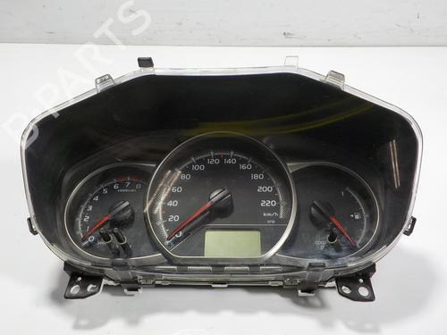 Used Instrument cluster TOYOTA YARIS (_P13_) 1.0 (KSP130_, KSP130) (69 hp) 15398092