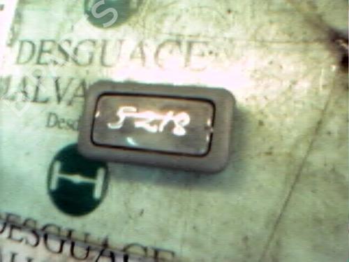 Innerbelysning Innerbelysning RENAULT TRAFIC II Van (FL) 2.5 dCi 135 (FL0D) (135 hp) 7412932 7412932