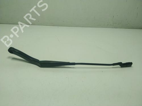 Used Front windshield wiper arm RENAULT TRAFIC III Van (FG_) [2014-2025]  18474304