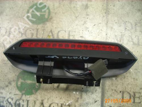 Used Rear center light Rear center light KIA CARENS II MPV (FJ) 2.0 CRDi (113 hp) 10968491 10968491