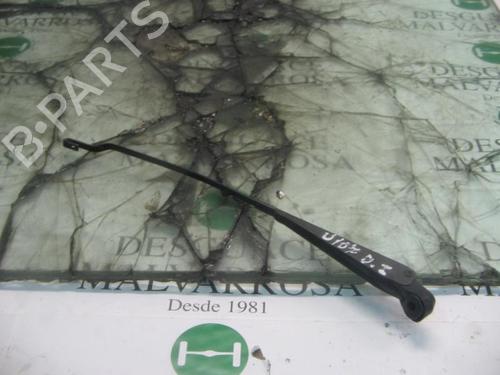 Used Front windshield wiper arm OPEL TIGRA (S93) 1.4 16V (F07) (90 hp) 3742157