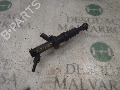 Used Clutch slave cylinder Clutch slave cylinder RENAULT MEGANE III Grandtour (KZ0/1) 1.5 dCi (KZ1M, KZ1W, KZ0R) (106 hp) 14271593 14271593