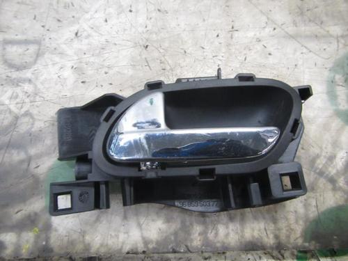 Used Rear left interior door handle Rear left interior door handle 3829225 3829225