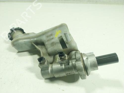 Used Brake master cylinder KIA SPORTAGE III (SL) 2.0 CRDi (184 hp) 23219618