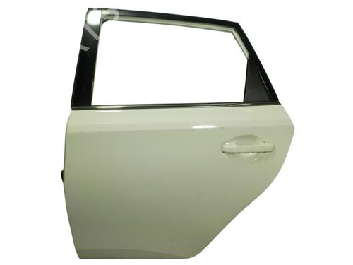 Used Left rear door TOYOTA AURIS (_E18_) 1.4 D-4D (NDE180_, NDE180R) (90 hp) 12489894
