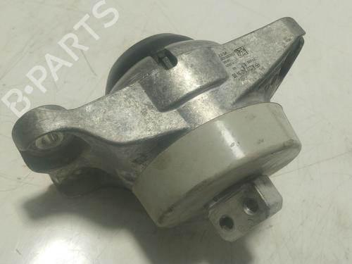 Used Engine mount Engine mount MERCEDES-BENZ SL (R232) 55 AMG 4-matic+ (232.480) (476 hp) 26138078 26138078