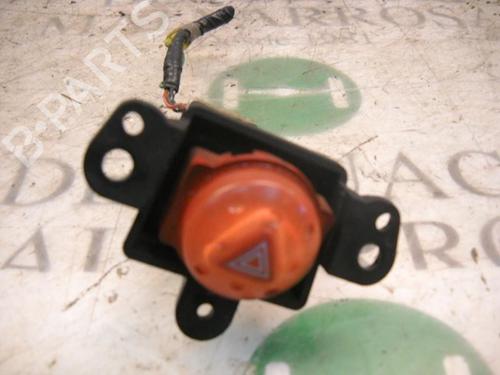 Used Warning switch NISSAN ALMERA TINO (V10) 2.2 dCi (115 hp) 3733917