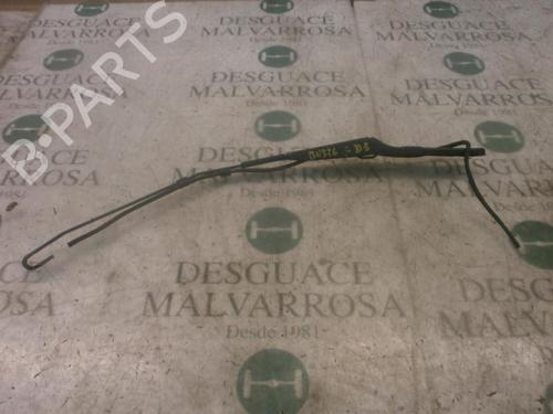 Used Front windshield wiper arm NISSAN INTERSTAR Van (X70) dCI 90 (90 hp) 3801744