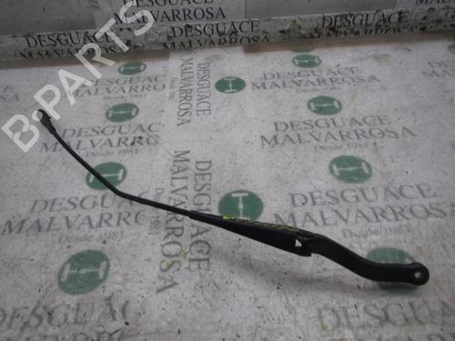 Used Front windshield wiper arm OPEL CORSA D (S07) 1.2 (L08, L68) (80 hp) 3827637