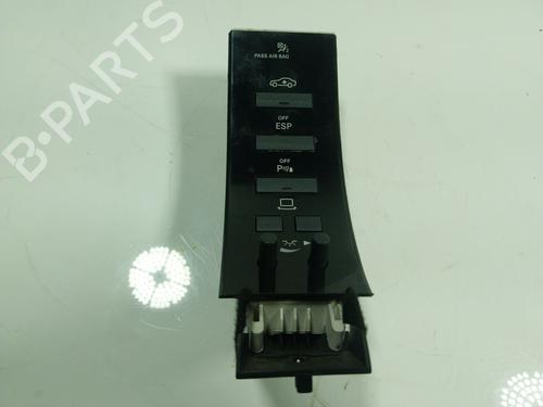 Used Switch Switch MERCEDES-BENZ S-CLASS (W221, V221) S 320 CDI (211 hp) 17441544 17441544