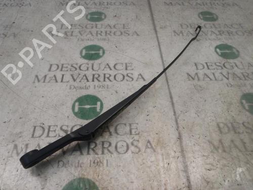 Front windshield wiper arm LAND ROVER FREELANDER I (L314) 2.0 Td4 4x4 DKB103090