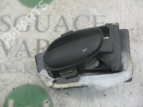 Used Front right interior door handle Front right interior door handle PEUGEOT 206 Hatchback (2A/C) 1.9 D (69 hp) 3741946 3741946