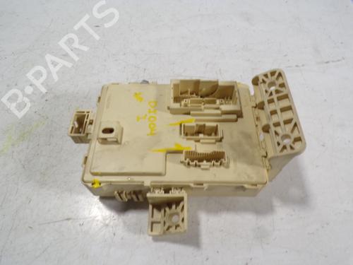 Used Fuse box Fuse box 8420732 8420732