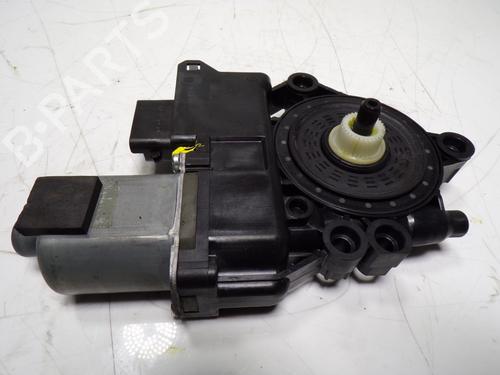 Rudehejsemotor bagstkærm højre HYUNDAI i40 I (VF) 1.7 CRDi (116 hp) 13077296