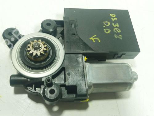 Used Right front window motor Right front window motor VOLVO V50 (545) D2 (114 hp) 39541833 39541833