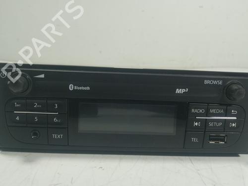 Used Radio RENAULT TRAFIC III Van (FG_) 2.0 dCi 120 (FGMN) (120 hp) 25785654