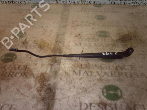 Used Front windshield wiper arm Front windshield wiper arm CITROËN XSARA Break (N2) 1.9 TD (90 hp) 3745996 3745996