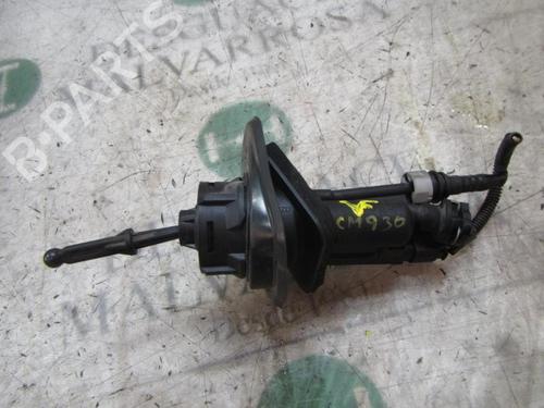 Used Clutch slave cylinder Clutch slave cylinder VOLVO V50 (545) 2.4 (170 hp) 14274150 14274150