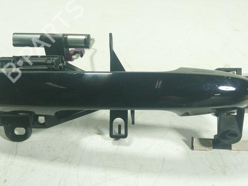 front-right-exterior-door-handle-toyota-highlander-gsu7_-axuh7_-txua7_-2019-32294133 main image