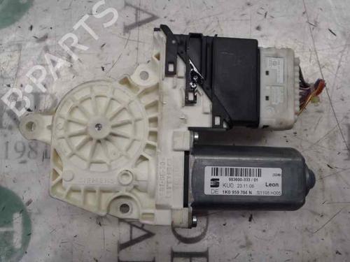 Right rear window motor SEAT LEON (1P1) 2.0 TDI | BP3816638E22 