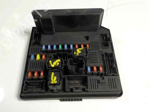 Used Fuse box Fuse box 6836096 6836096