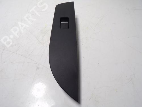 Used Right front window switch TOYOTA COROLLA Hatchback (_E21_, _EA1_, _EH1_) [2018-2025]  11932392