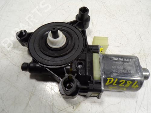 Used Right rear window motor Right rear window motor PORSCHE MACAN (95B) 2.0 (245 hp) 15195534 15195534