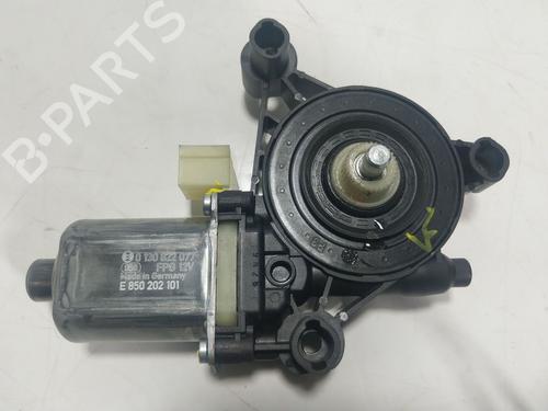 Used Left front window motor Left front window motor SEAT LEON Sportstourer (KL8, KLD) [2020-2026] 19480681 19480681