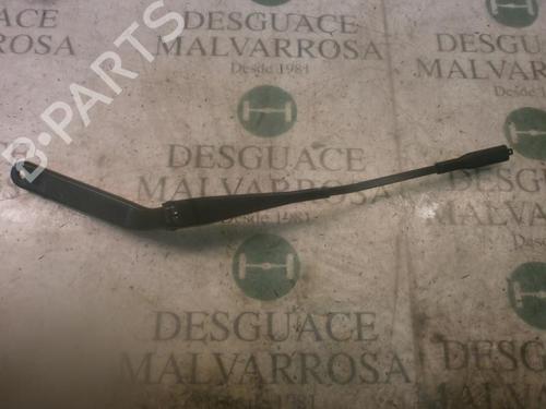 Used Front windshield wiper arm BMW 1 (E87) 118 d (143 hp) 3801821