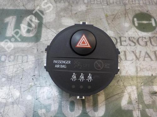 Used Warning switch Warning switch TOYOTA YARIS (_P13_) 1.4 D (NLP130_, NLP130) (90 hp) 3860887 3860887