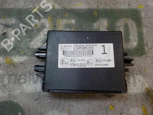 Used Electronic module Electronic module TOYOTA YARIS (_P1_) [1999-2005] 3863487 3863487