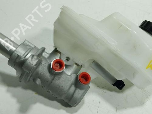 Used Brake master cylinder Brake master cylinder TOYOTA COROLLA Hatchback (_E21_, _EA1_, _EH1_) 1.8 VVTi Hybrid (ZWE219) (140 hp) 39698315 39698315