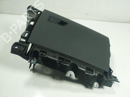 Used Glove box Glove box MASERATI LEVANTE SUV (M161) 3.0 S Q4 (430 hp) 17365538 17365538