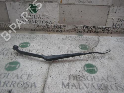 Used Front windshield wiper arm TOYOTA RAV 4 II (_A2_) 2.0 4WD (ACA21, ACA20) (150 hp) 3822655