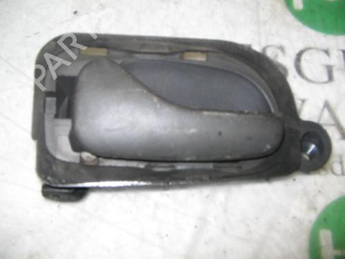 Used Front left interior door handle RENAULT SAFRANE I (B54_) 2.2 (B541) (107 hp) 3736057
