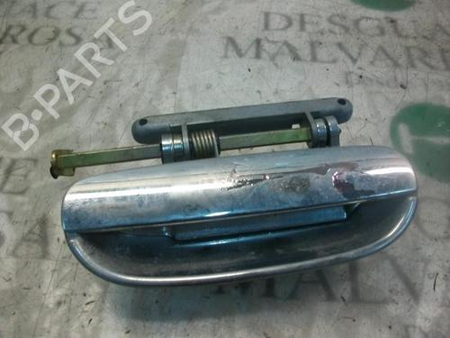 Used Front right exterior door handle Front right exterior door handle ALFA ROMEO 166 (936_) 2.4 JTD (936AXA00, 936A3B00) (150 hp) 3747439 3747439