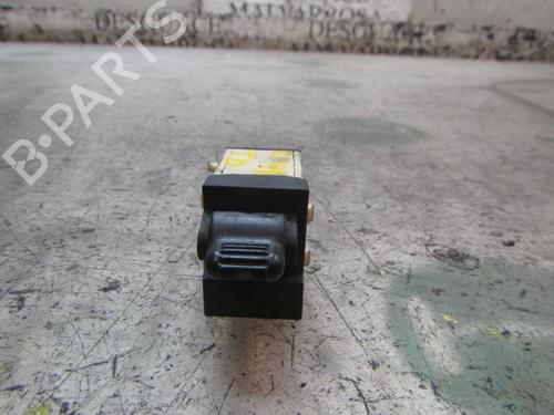 Used Right rear window switch Right rear window switch JEEP CHEROKEE (KJ) 2.5 CRD 4x4 (143 hp) 3833923 3833923