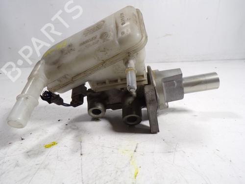 Used Brake master cylinder FORD FIESTA VI (CB1, CCN) 1.4 TDCi (70 hp) 7637597