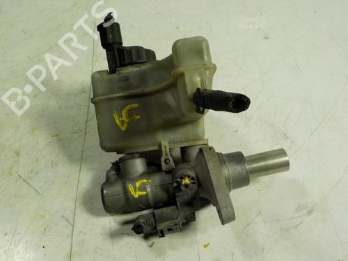 Used Brake master cylinder Brake master cylinder VW PASSAT B6 Variant (3C5) 1.9 TDI (105 hp) 8136712 8136712