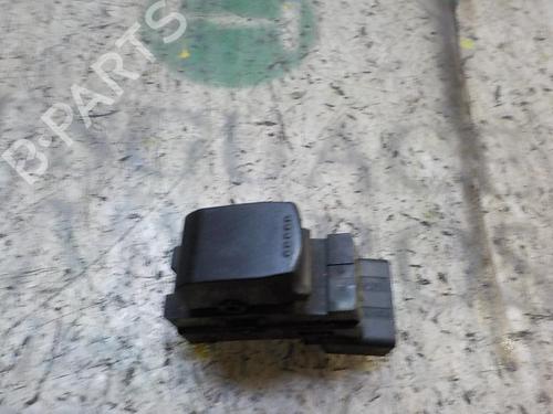 Used Right front window switch Right front window switch SUZUKI SWIFT III (MZ, EZ) 1.3 DDiS (RS413D) (69 hp) 3853408 3853408