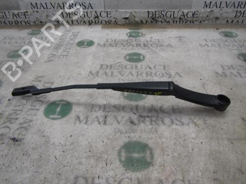 front-wipers-mechanism-kia-ceed-hatchback-ed-16-983111h000-2006-2007-2008-2009-2010-2011-2012-3825206 main image