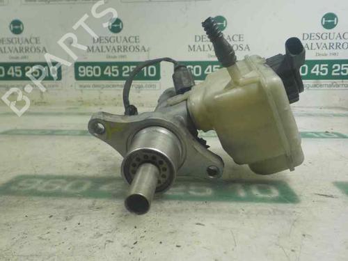 Used Brake master cylinder VW GOLF VI (5K1) 1.6 TDI (105 hp) 6458109