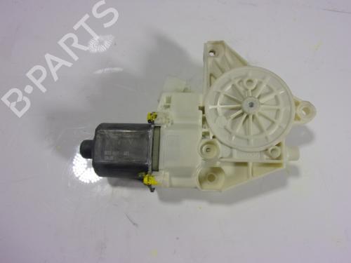 Used Left front window motor MERCEDES-BENZ A-CLASS (W176) [2012-2018]  10183965