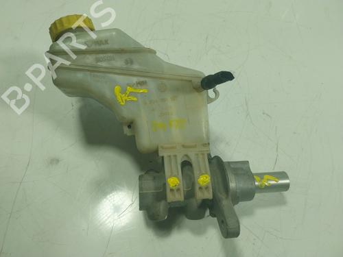 Used Brake master cylinder Brake master cylinder FIAT QUBO (225_) 1.3 D Multijet (225AXE1A, 225CXE1A, 225AXH1A, 225AXL1A,... (95 hp) 16728754 16728754