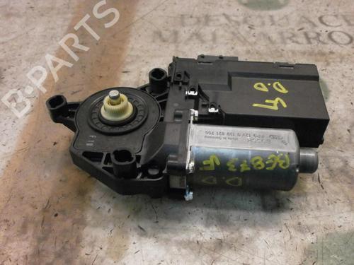 Used Right front window motor Right front window motor 3768857 3768857